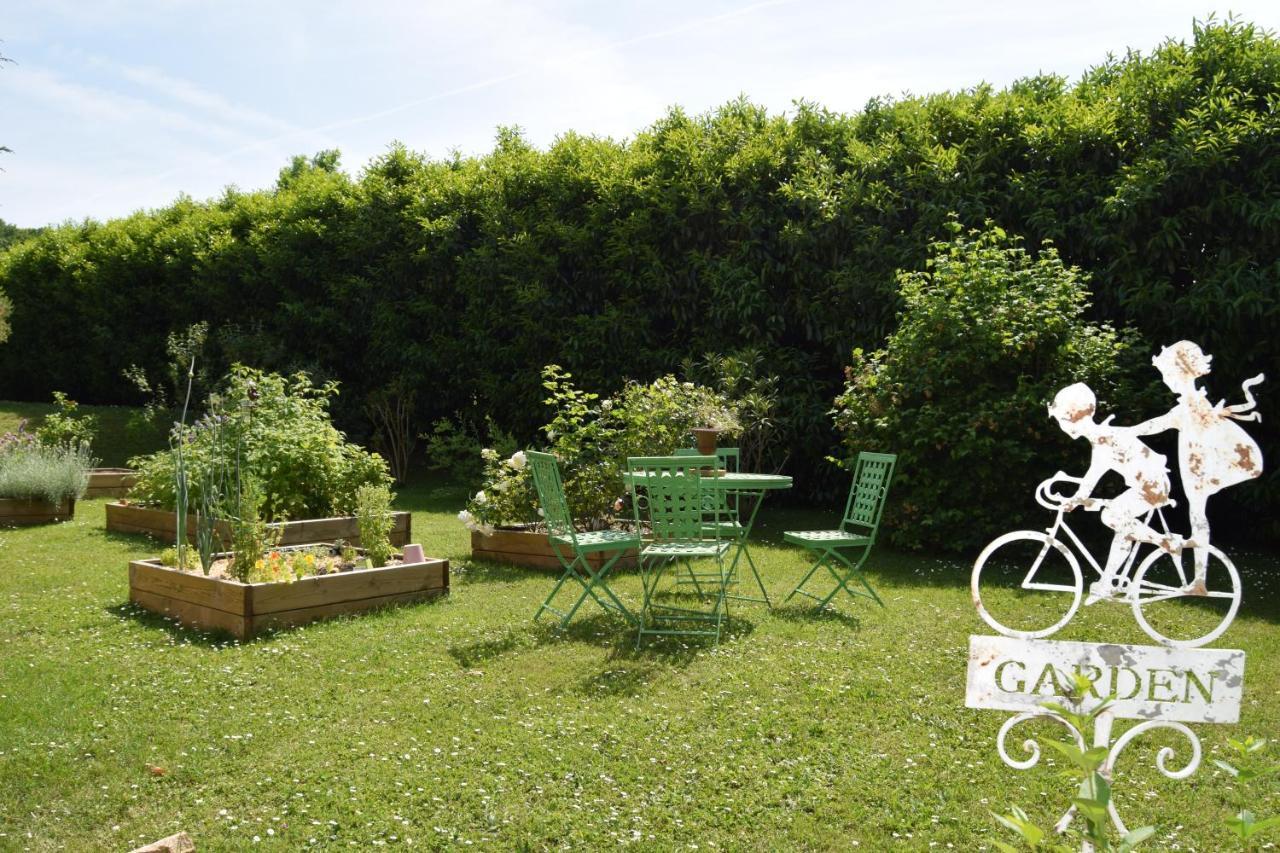 La Rocheliere Bed & Breakfast Bresse-sur-Grosne ภายนอก รูปภาพ